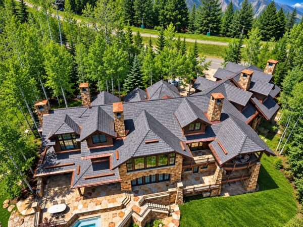 DaVinci Roofscapes Select Shake in Mountain Blend with Custom Copper Accent Work